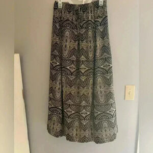 Woman’s Metrowear Multi Pattern Elastic Waist Maxi Skirt Size Large
